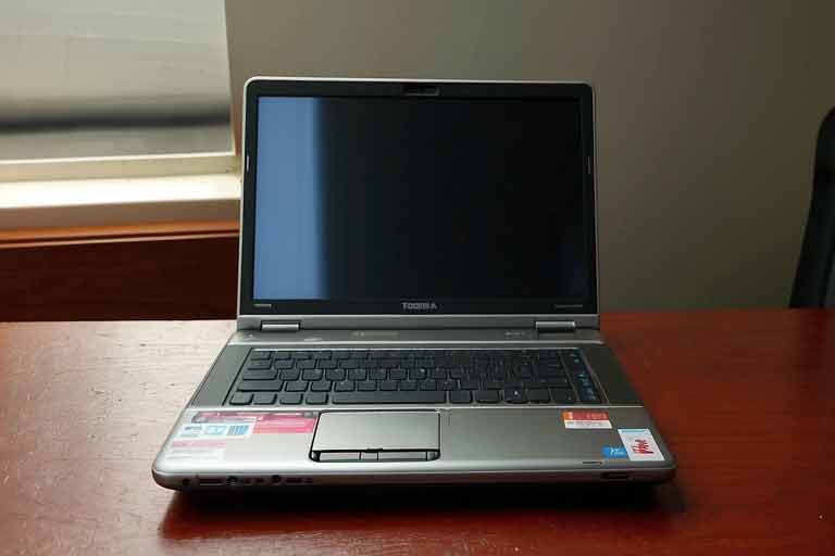 ¿Cómo solucionar problemas de encendido intermitente en los portátiles Toshiba? | Guía de reparación